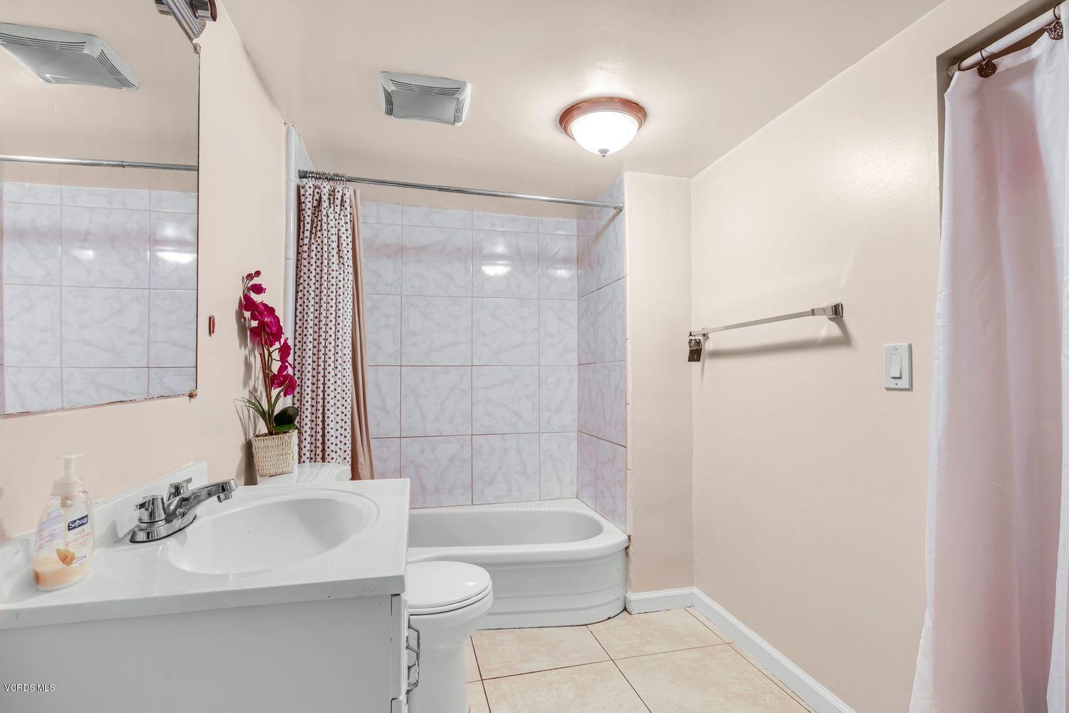 820 Wright Road Oxnard, CA 93036 - Photo 15 of 20 015_820-wright-rd-oxnard-ca-usa-016