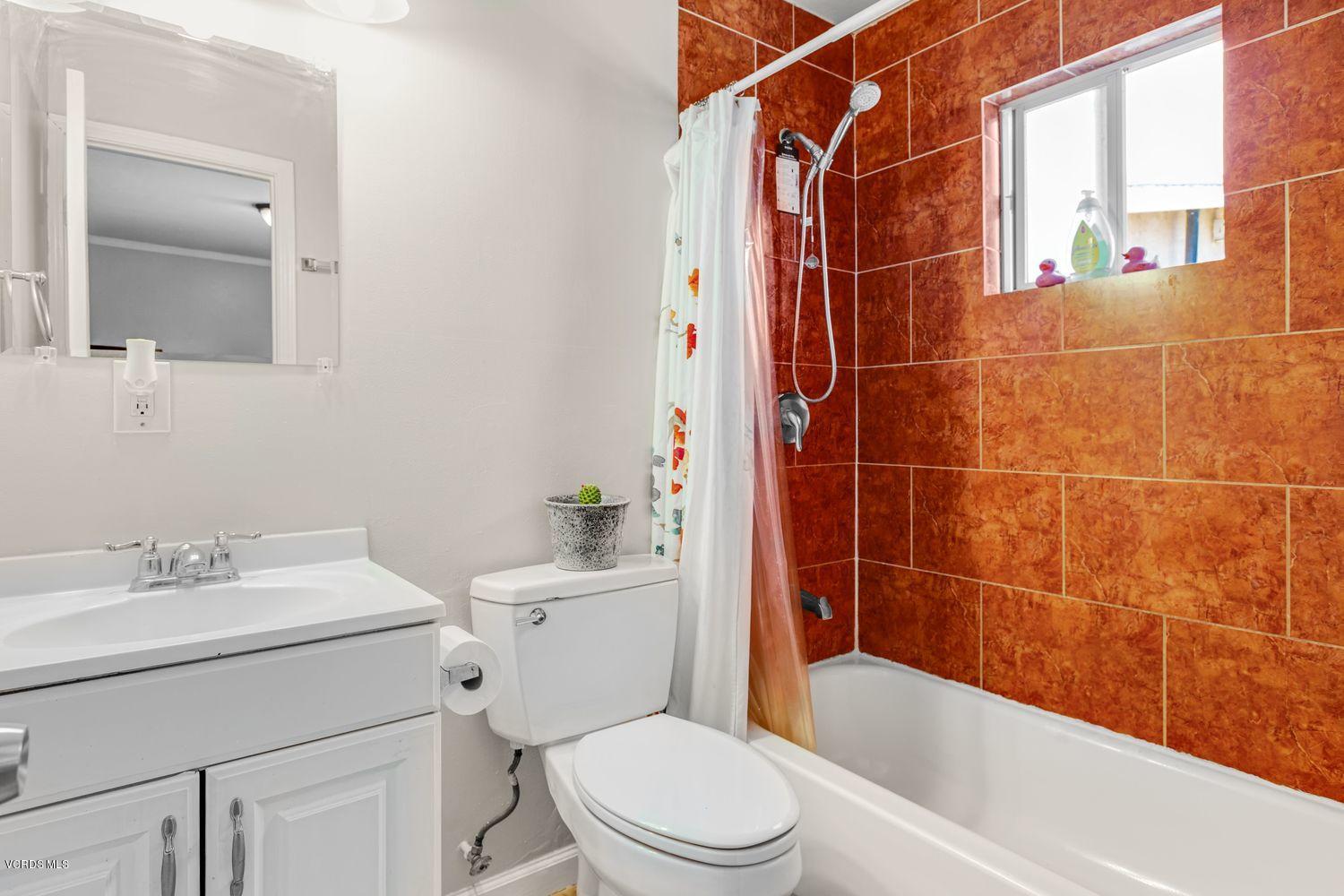 820 Wright Road Oxnard, CA 93036 - Photo 16 of 20 016_820-wright-rd-oxnard-ca-usa-017