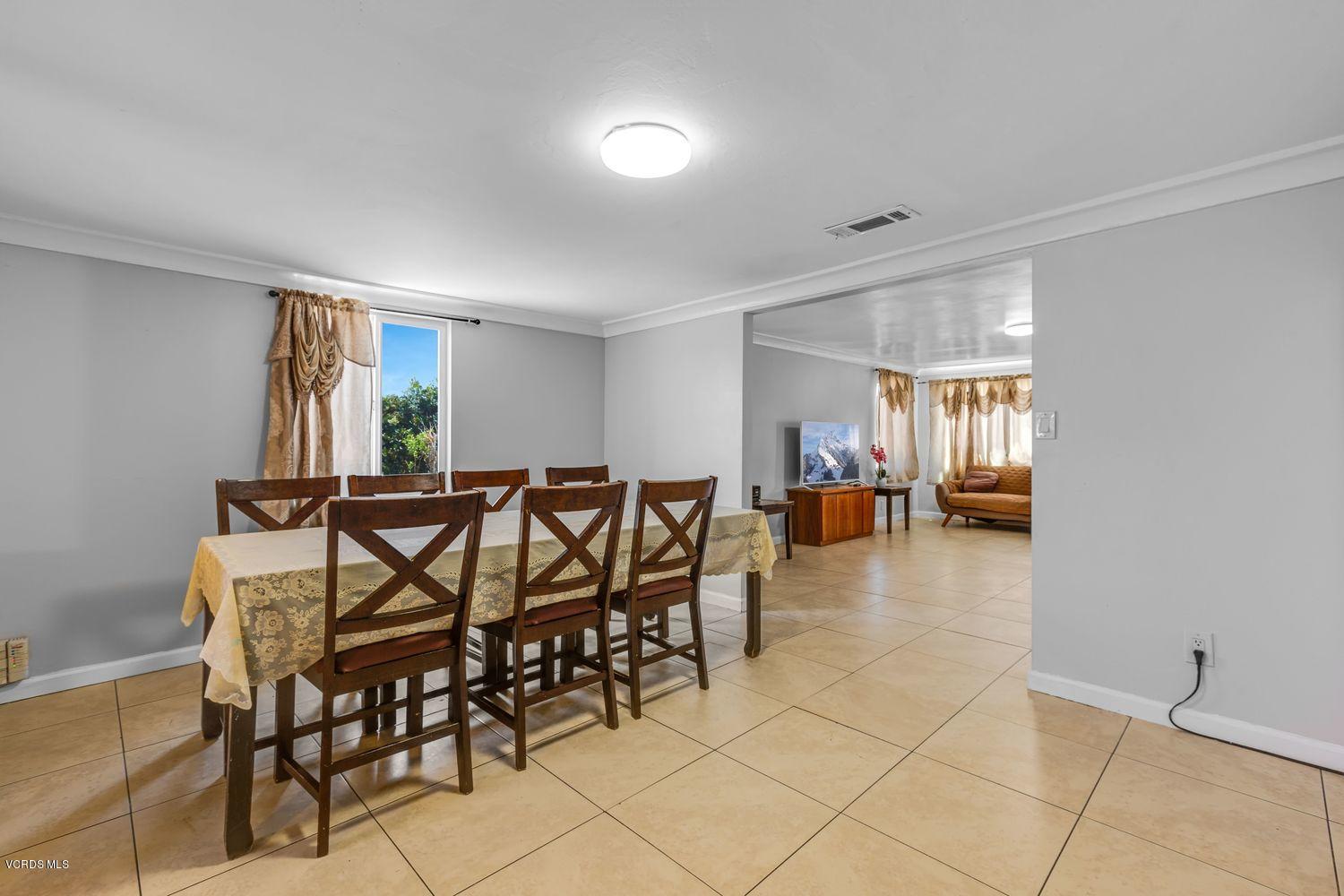 820 Wright Road Oxnard, CA 93036 - Photo 7 of 20 007_820-wright-rd-oxnard-ca-usa-006