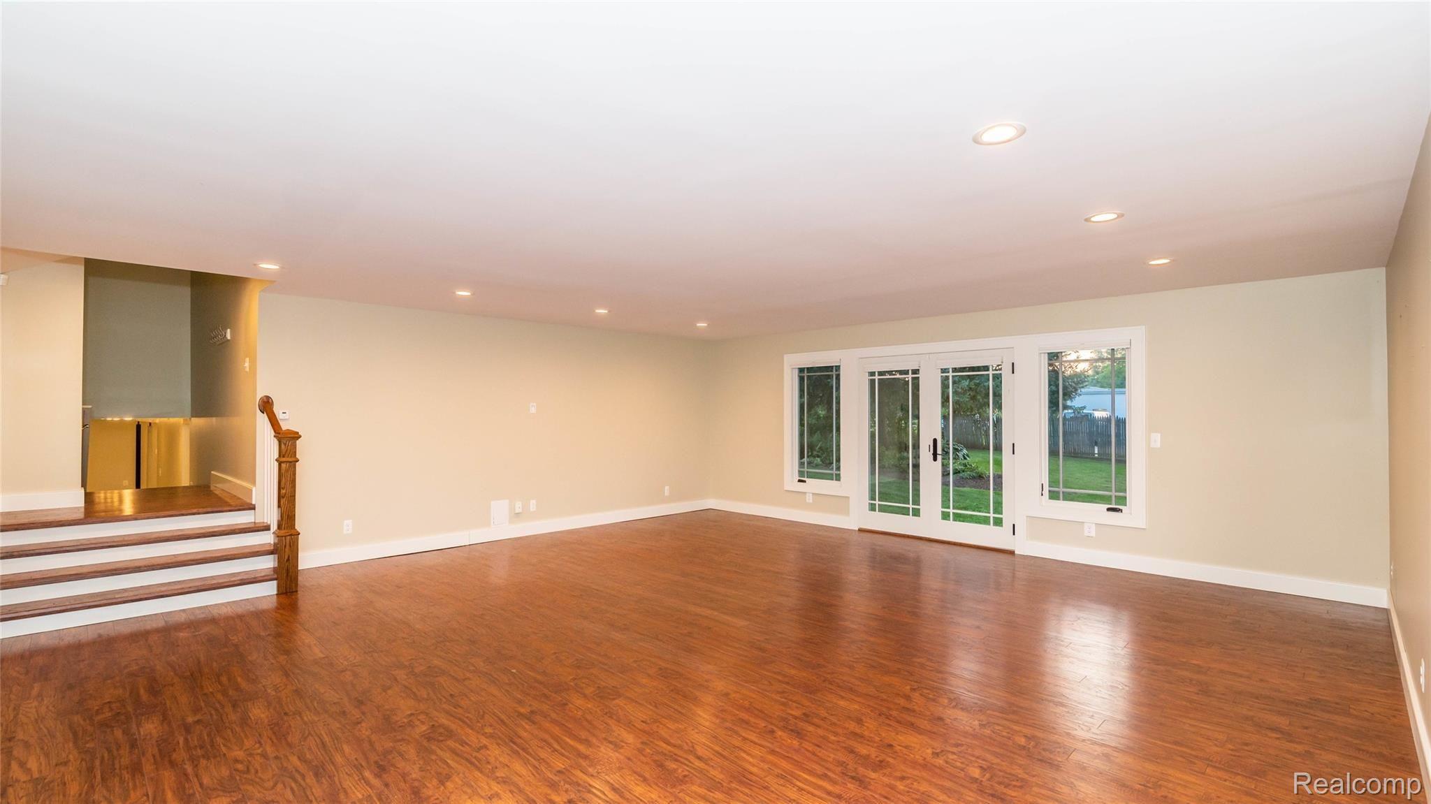 1952 Ward Road Bloomfield Hills, MI 48302 - Photo 20 of 44 Walkout Great Room 2nd View