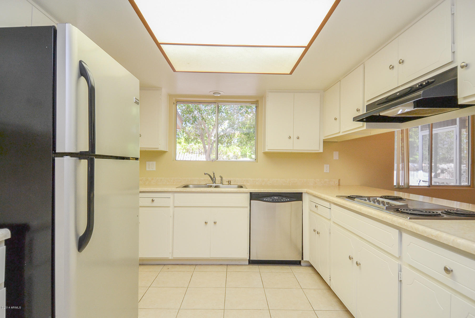 2225 East Lawrence Road Phoenix, AZ 85016 - Photo 10 of 31 Kitchen