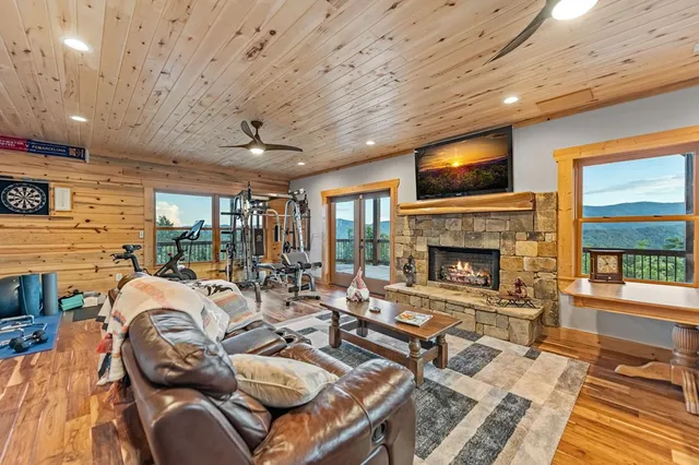 a view of a outdoor space