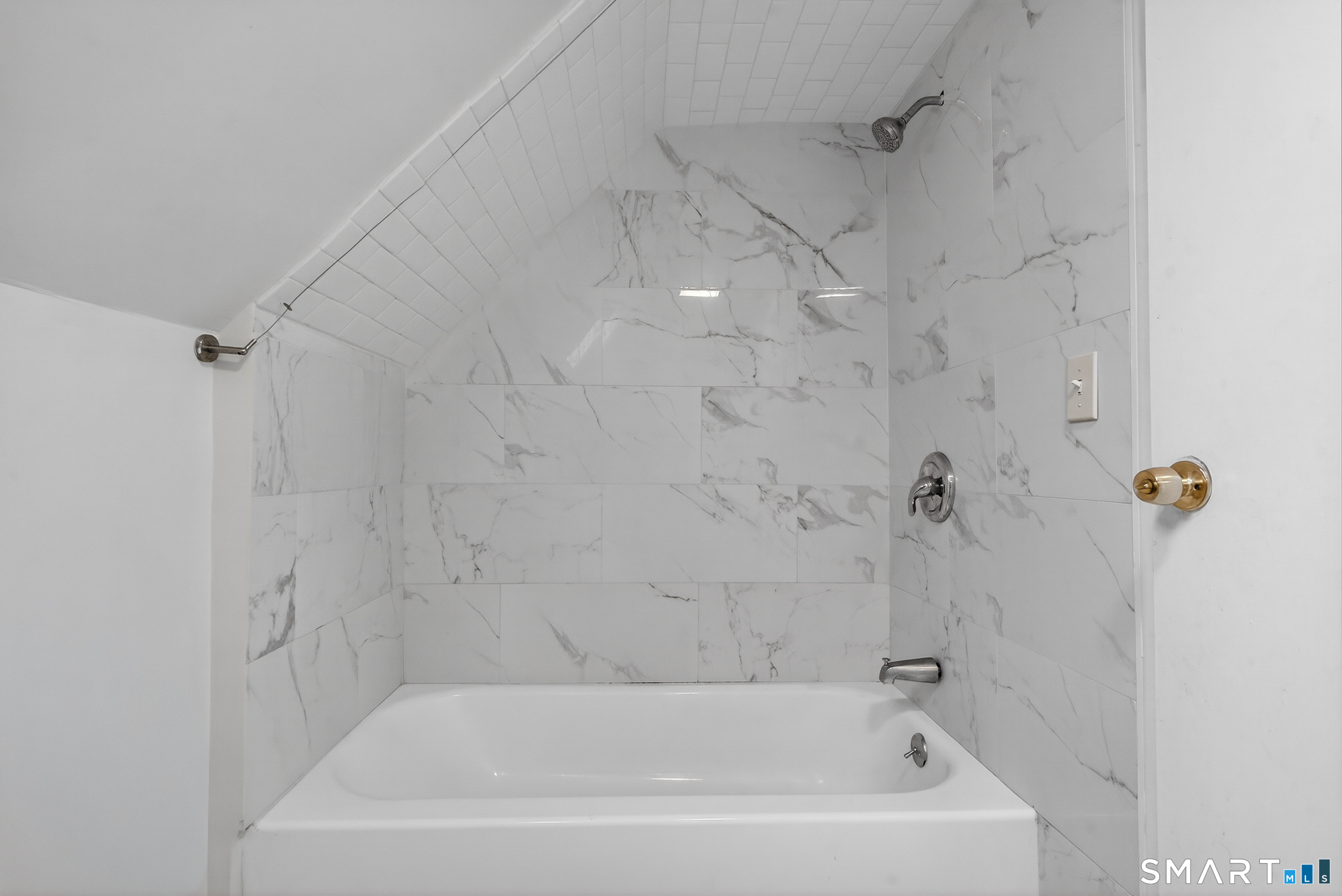 361 Ridgefield Avenue, Unit 3 Bridgeport, CT 06610 - Photo 2 of 13