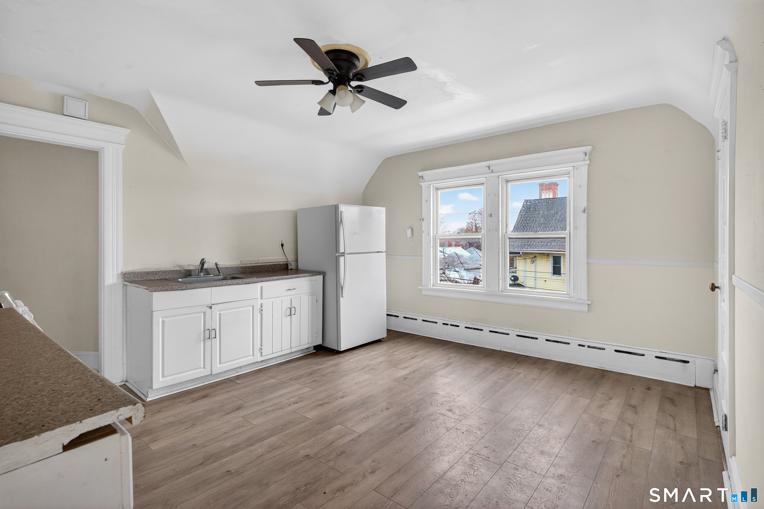 361 Ridgefield Avenue, Unit 3 Bridgeport, CT 06610 - Photo 5 of 13