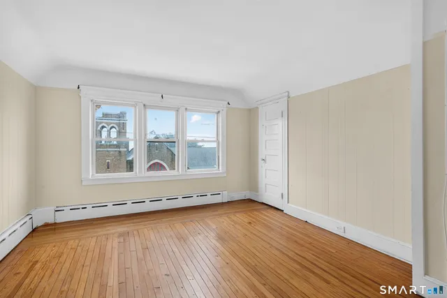 $2,400 | 361 Ridgefield Avenue, Unit 3, Bridgeport, CT 06610