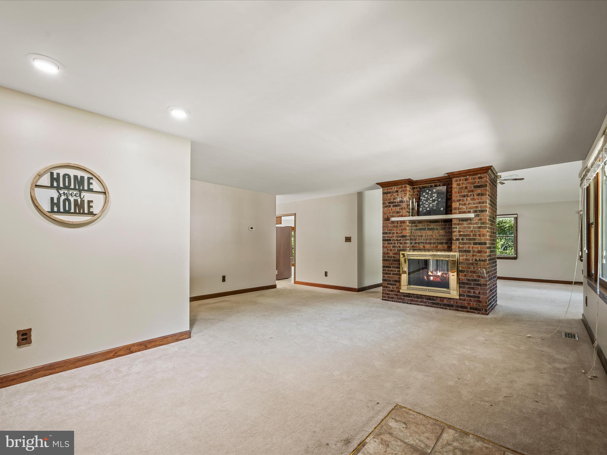 76 Sycamore Road Harpers Ferry, WV 25425 - Photo 10 of 63 Living Room