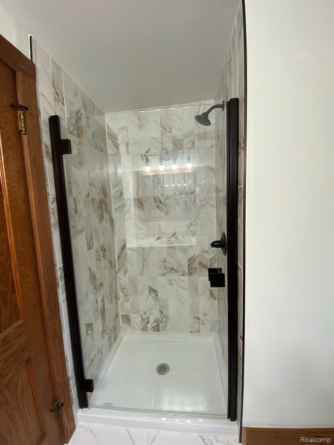 600 West Hamlin Road Rochester, MI 48307 - Photo 41 of 59 IMG_2309.JPEG