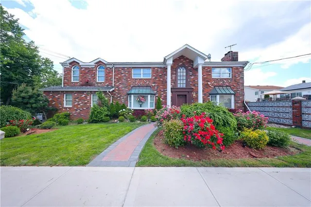 $1,399,999 | 728 Huguenot Avenue | Huguenot