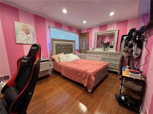 $1,399,999 | 728 Huguenot Avenue | Huguenot