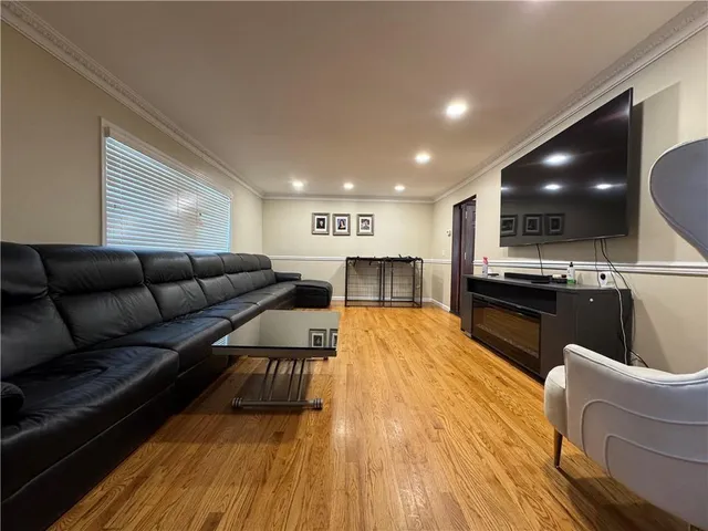 $1,399,999 | 728 Huguenot Avenue | Huguenot