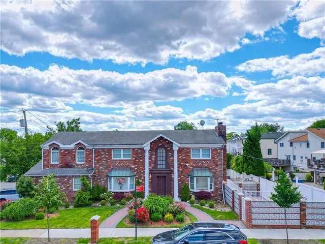 $1,399,999 | 728 Huguenot Avenue | Huguenot