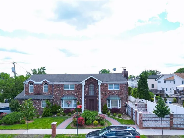 $1,399,999 | 728 Huguenot Avenue | Huguenot