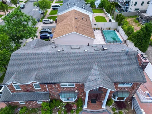 $1,399,999 | 728 Huguenot Avenue | Huguenot