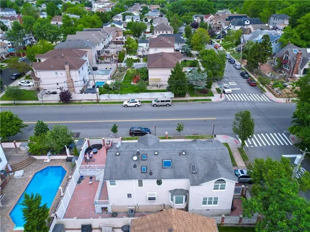 $1,399,999 | 728 Huguenot Avenue | Huguenot