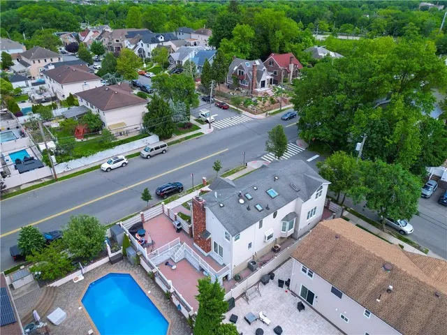 $1,399,999 | 728 Huguenot Avenue | Huguenot