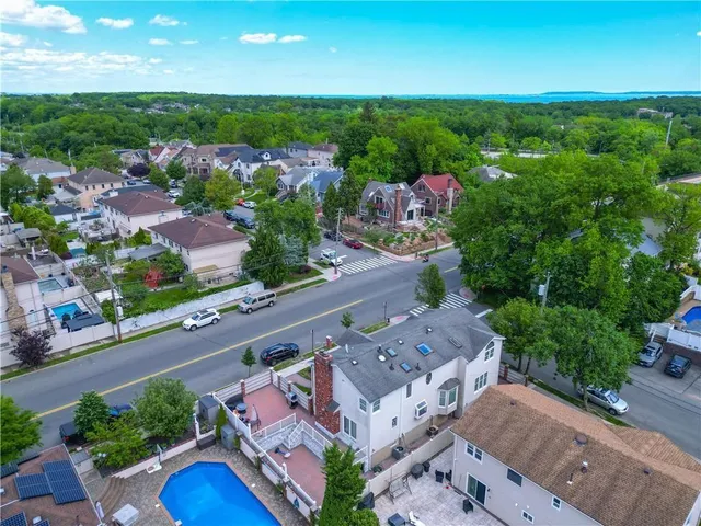 $1,399,999 | 728 Huguenot Avenue | Huguenot