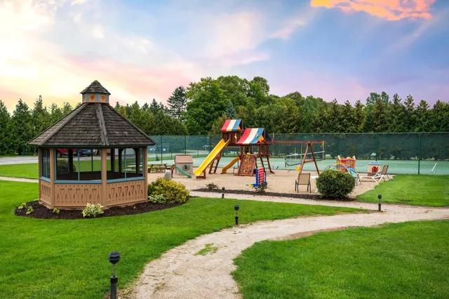 $229,000 | 10506 Highway 57, Unit 224, Sister Bay, WI 54234