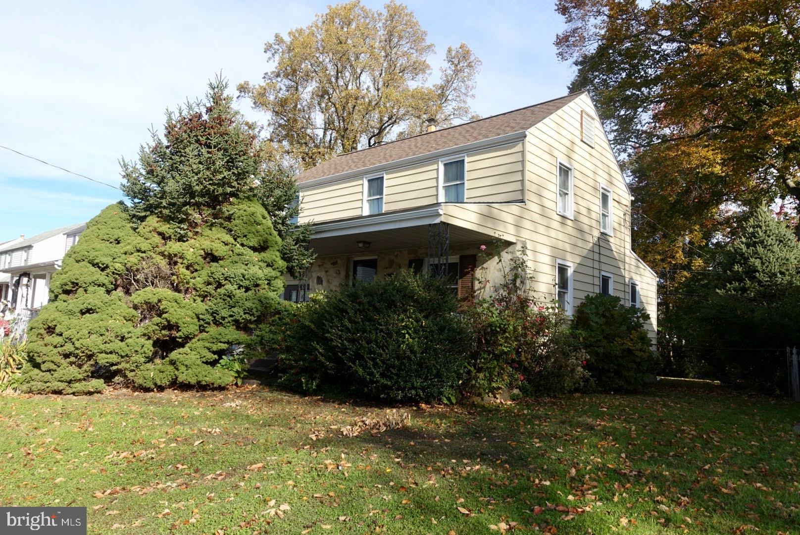 432 Holmes Road Morton, PA 19070 - Photo 3 of 19 Gallery Image 3