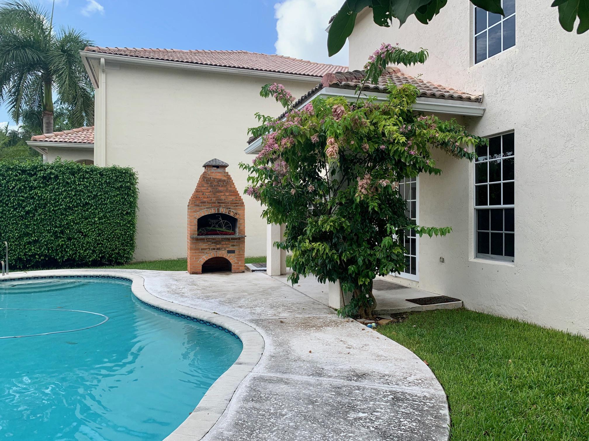 9705 Vineyard Court Boca Raton, FL 33428 - Photo 4 of 37 Nice Yard