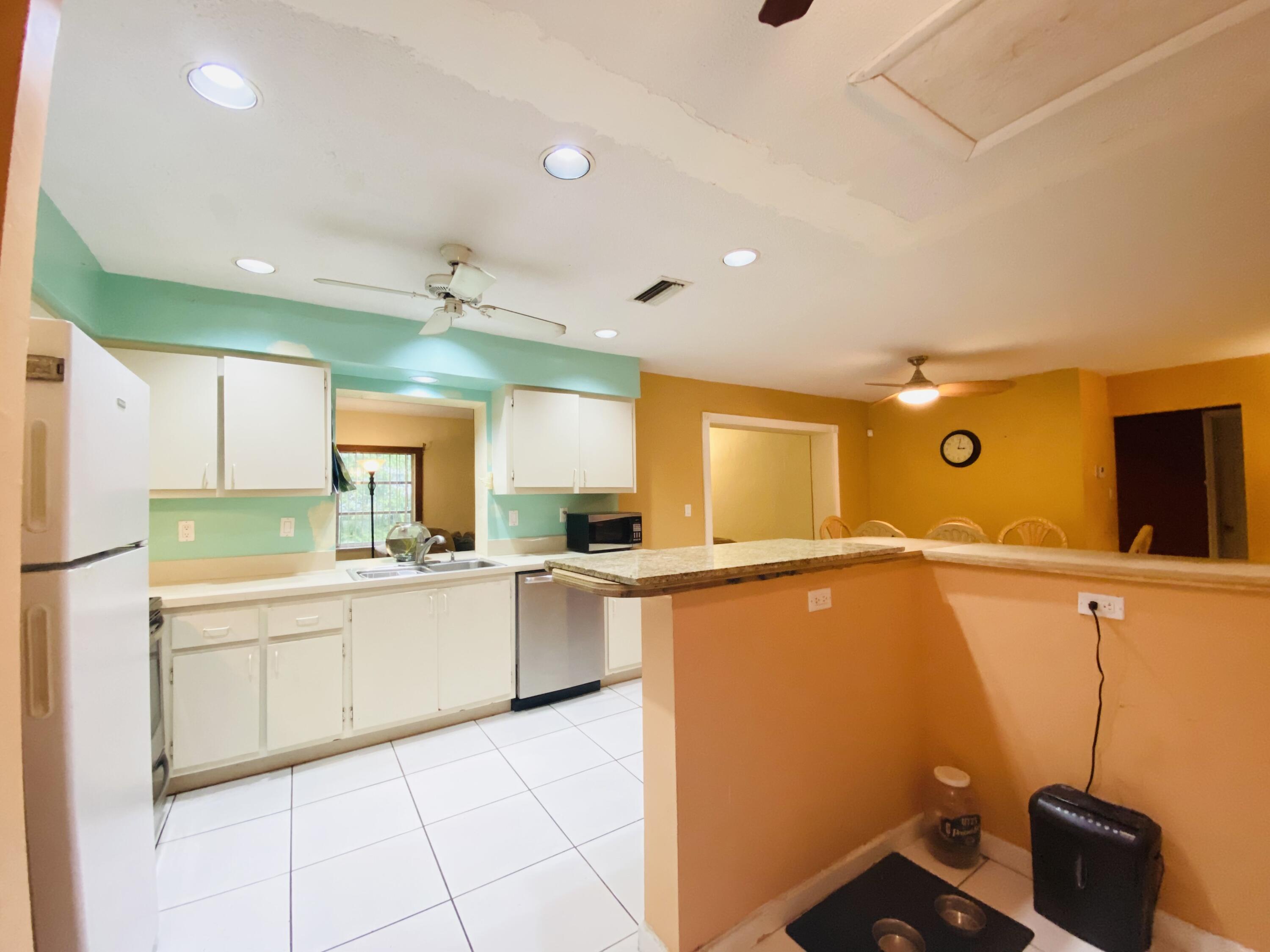 7401 Northwest 96th Avenue Tamarac, FL 33321 - Photo 13 of 20 37279645-9DAF-4486-990B-D51365C04DFC