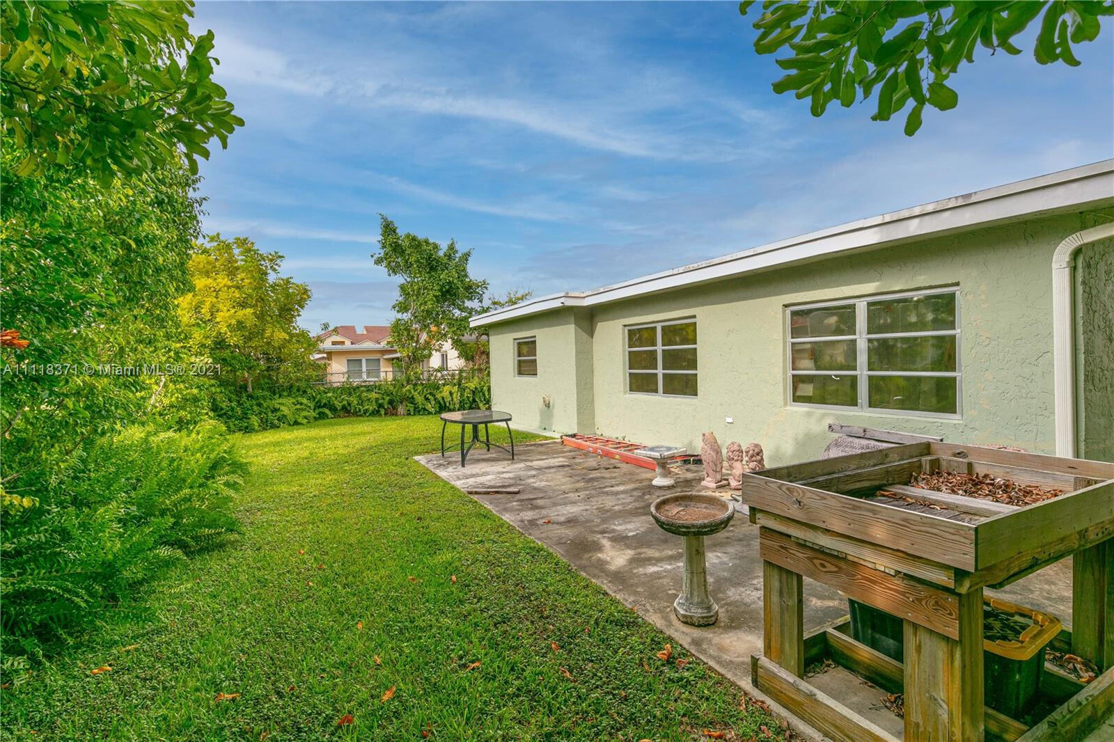 7401 Northwest 96th Avenue Tamarac, FL 33321 - Photo 2 of 20 18E0337F-1EE9-45AE-A532-6578C03294B9