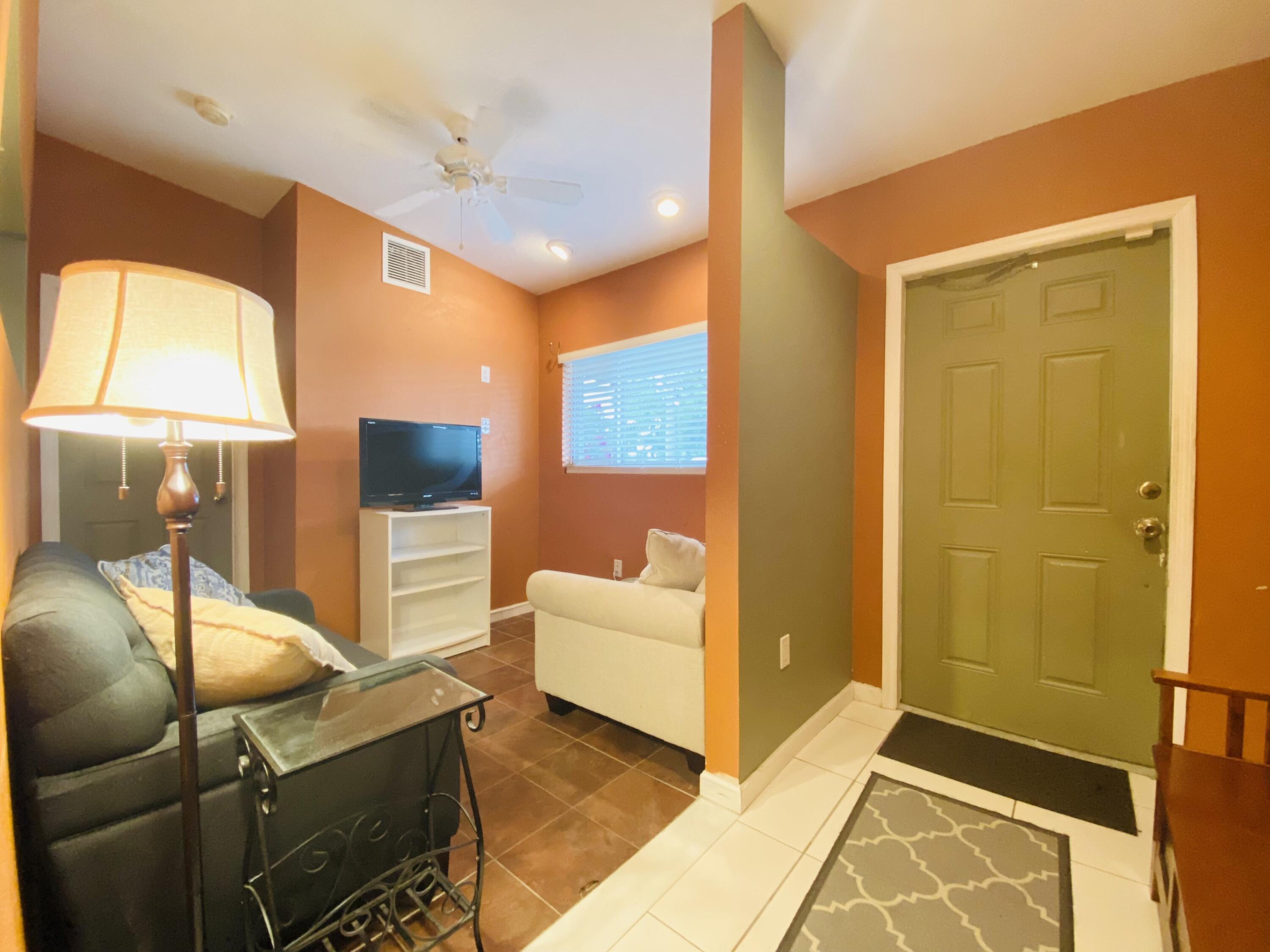 7401 Northwest 96th Avenue Tamarac, FL 33321 - Photo 5 of 20 F33BB944-3AFE-4685-B015-2A59BC1A36D9