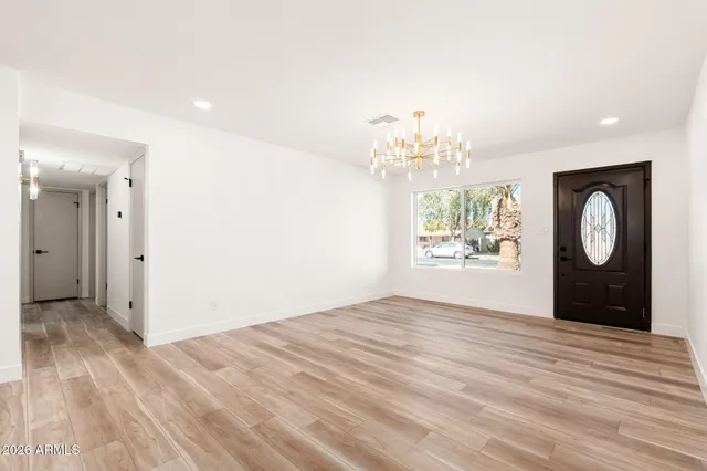 $529,999 | 17 East Cairo Drive, Tempe, AZ 85282