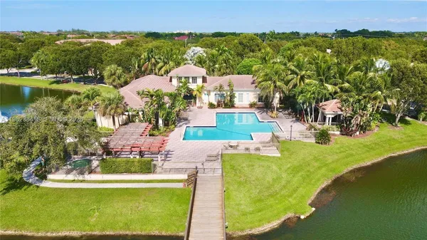 $2,100 | 2557 Centergate Drive, Unit 103, Miramar, FL 33025