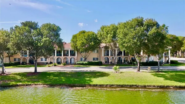 $2,100 | 2557 Centergate Drive, Unit 103, Miramar, FL 33025