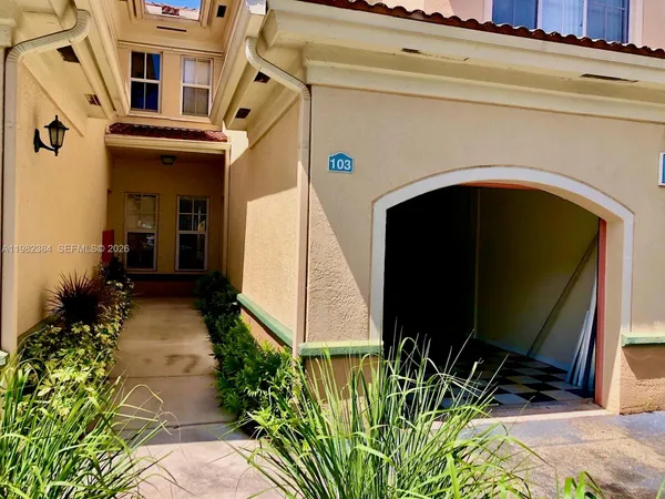 $2,100 | 2557 Centergate Drive, Unit 103, Miramar, FL 33025