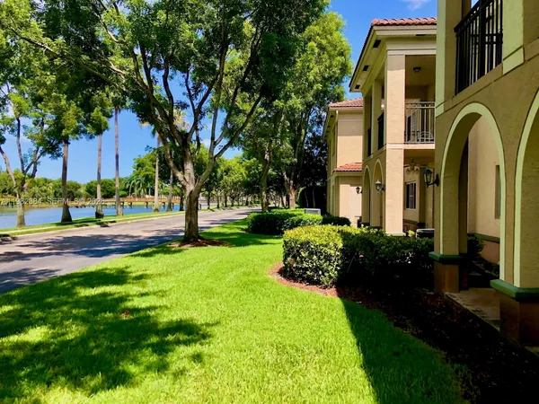 $2,100 | 2557 Centergate Drive, Unit 103, Miramar, FL 33025