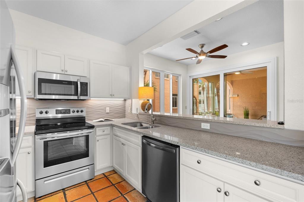 306 Beach Road, Unit 306 Sarasota, FL 34242 - Photo 6 of 35 Gallery Image 6