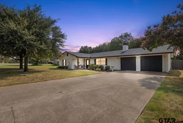 $259,900 | 304 Hideaway Lane East, Hideaway, TX 75771