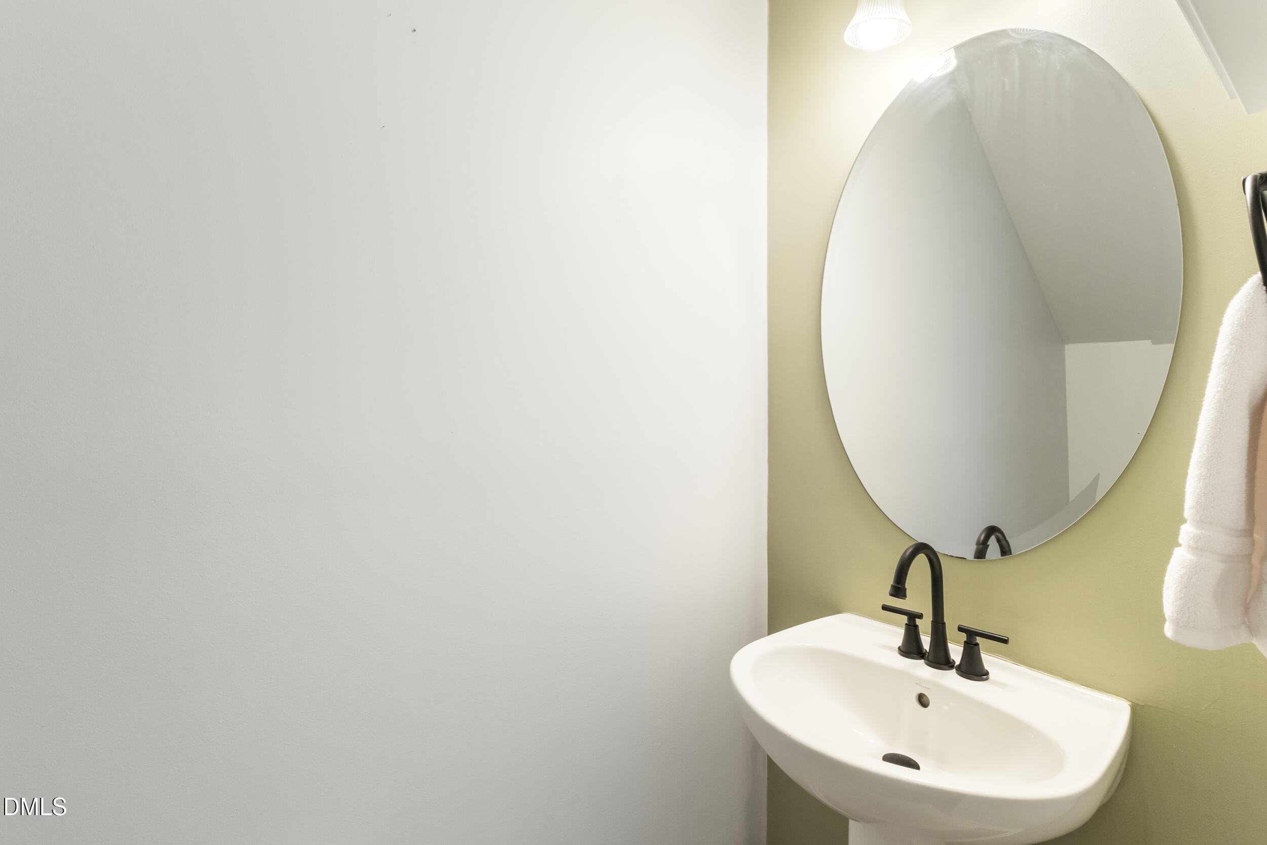 907 Savin Landing Knightdale, NC 27545 - Photo 11 of 32 11_img_9550