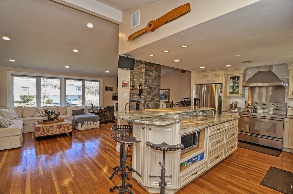 8 Ingleside Road Natick, MA 01760 - Photo 4 of 30 Gallery Image 4