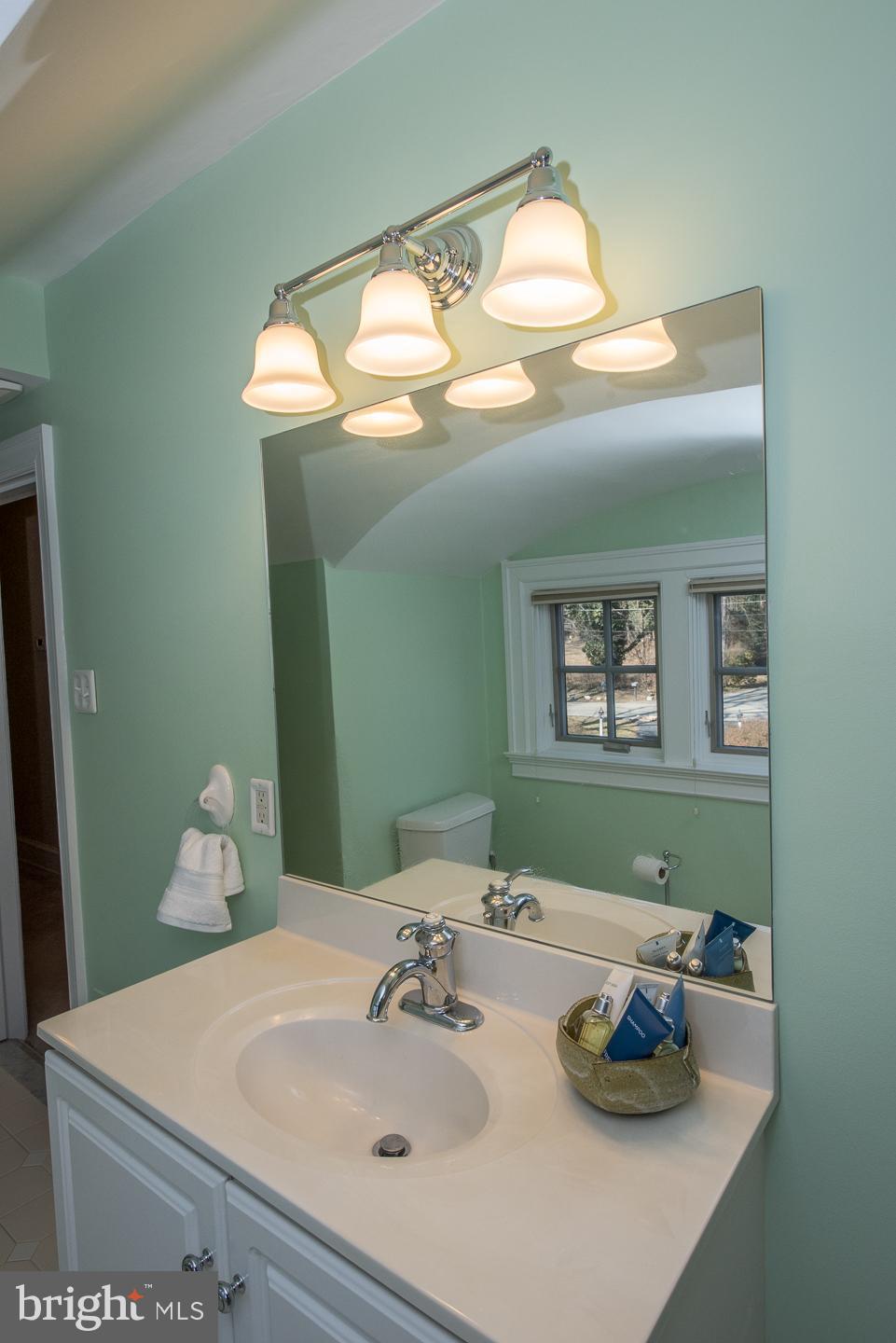 372 Homestead Road Wayne, PA 19087 - Photo 40 of 58