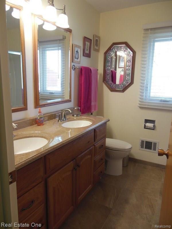 10530 Converse Road Fowlerville, MI 48836 - Photo 22 of 67 DSCN0650.jpg
