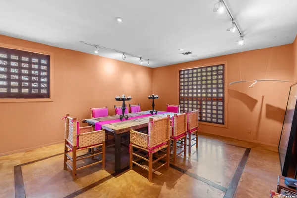 $3,850,000 | 961 Pico, Laredo, TX 78045