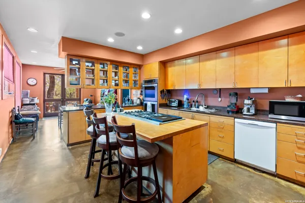 $3,850,000 | 961 Pico, Laredo, TX 78045