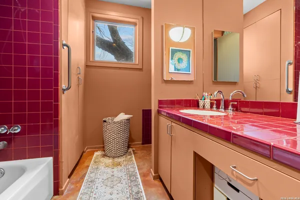 $3,850,000 | 961 Pico, Laredo, TX 78045