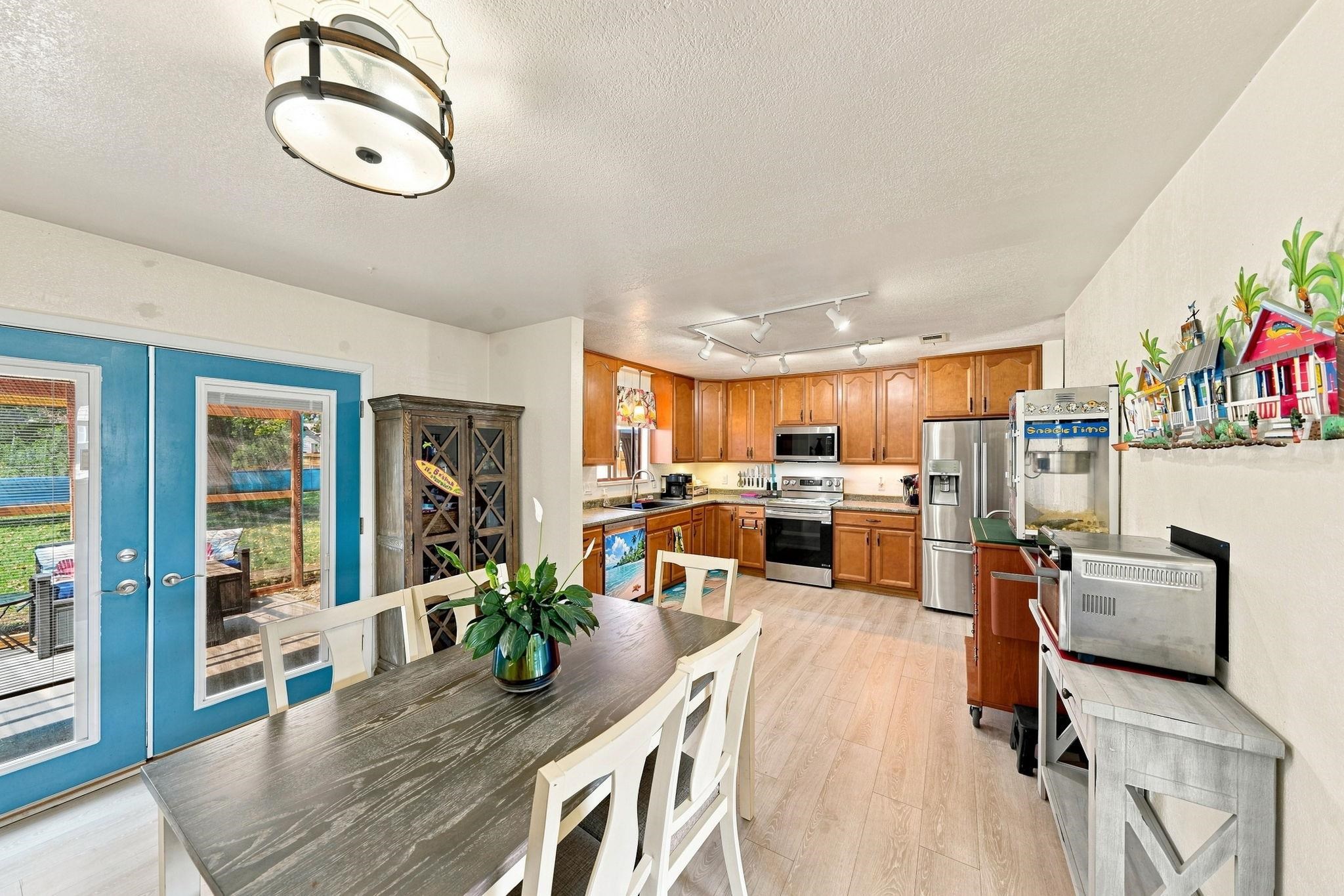 447 Doris Road Grand Junction, CO 81504 - Photo 8 of 25 Gallery Image 8