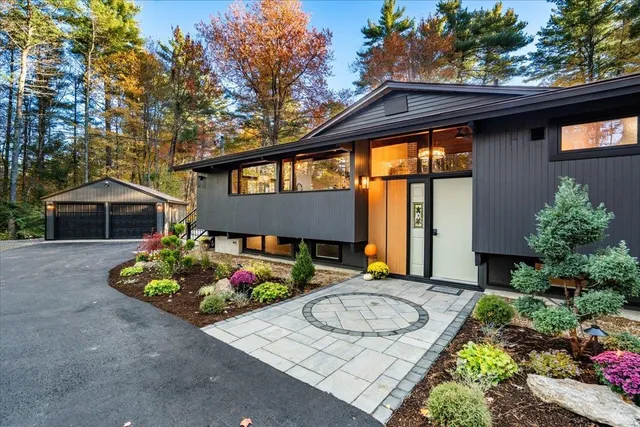 $825,000 | 32 South Bow Road, Bow, NH 03304