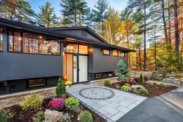 $825,000 | 32 South Bow Road, Bow, NH 03304