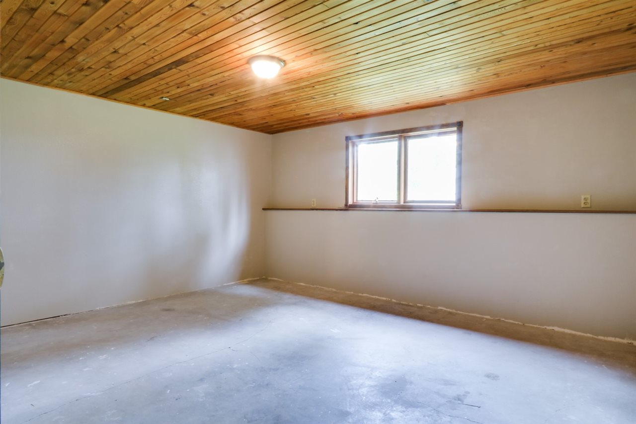 17006 North Sands Road Mead, WA 99021 - Photo 13 of 20