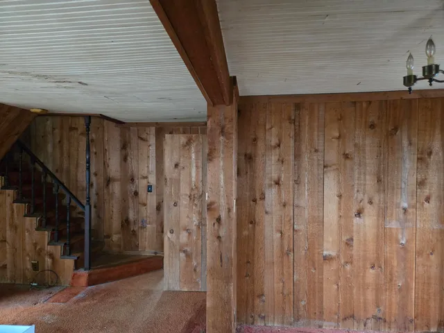 $199,000 | 25438 4th Street, Grosse Ile, MI 48138