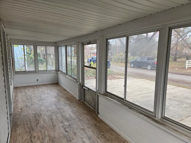 $199,000 | 25438 4th Street, Grosse Ile, MI 48138