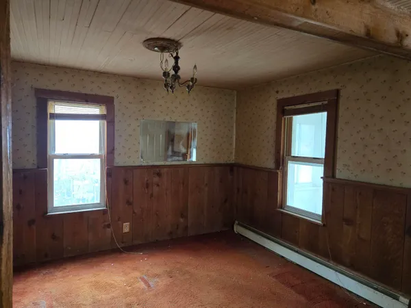 $199,000 | 25438 4th Street, Grosse Ile, MI 48138