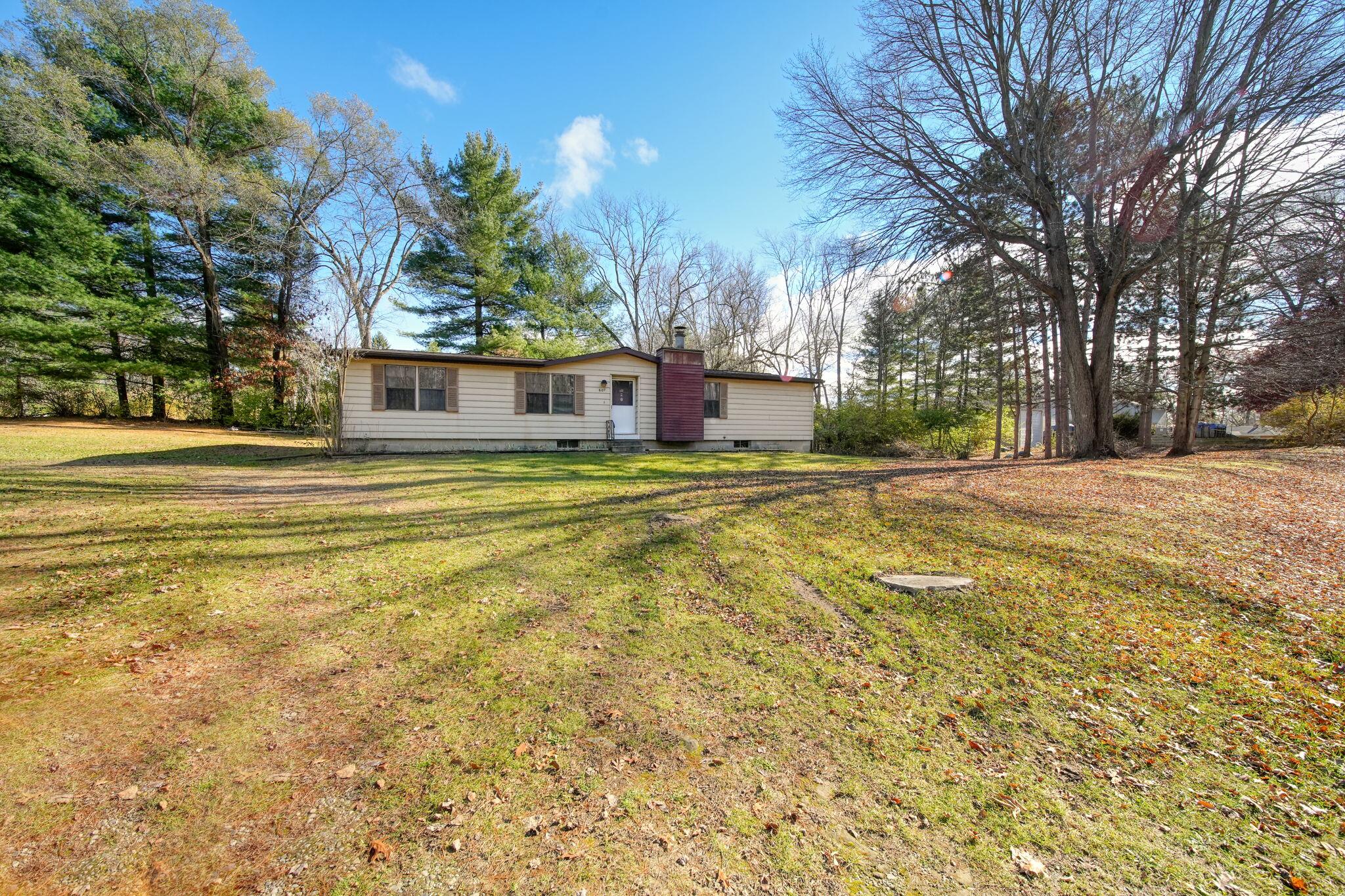 607 Falahee Road Jackson, MI 49203 - Photo 1 of 29 3-web-or-mls-DSC03546_HDR