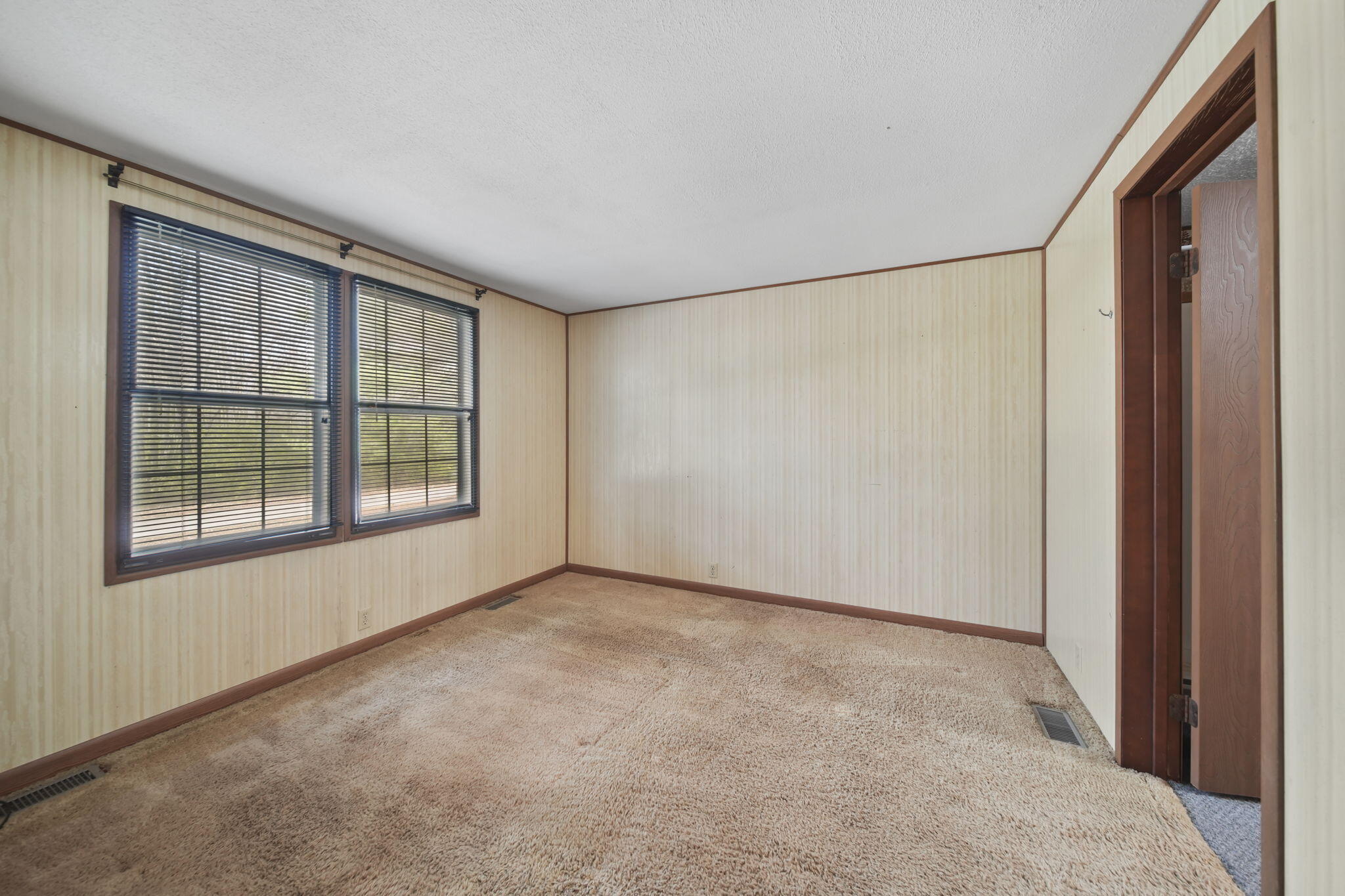 607 Falahee Road Jackson, MI 49203 - Photo 12 of 29 16-web-or-mls-DSC03442