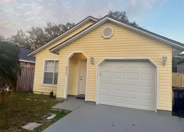 $2,200 | 9535 Lupine Avenue, Orlando, FL 32824
